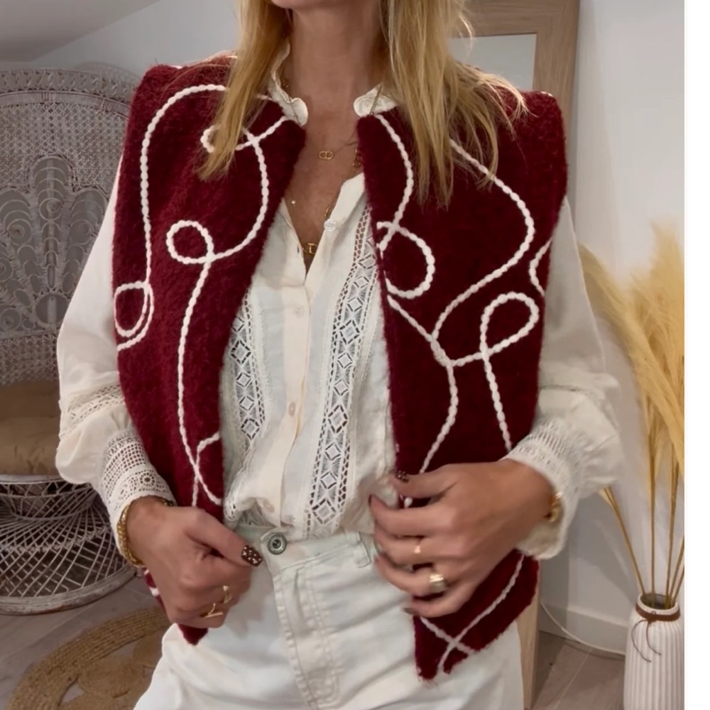 MADE IN ITALY Burgundy and White Patterned Vest